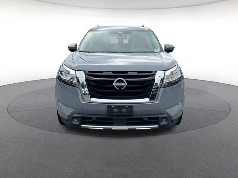 Used 2022 Nissan Pathfinder Platinum AWD/4WD image 9