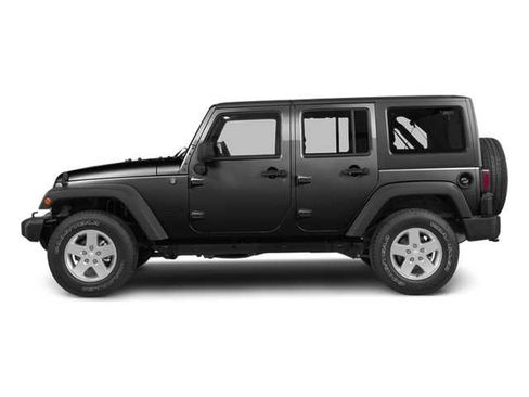 Used 2013 Jeep Wrangler Unlimited Sahara w/ Connectivity Group AWD/4WD image 3