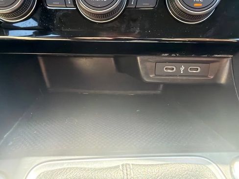 Used 2024 Volkswagen Jetta SE FWD image 29