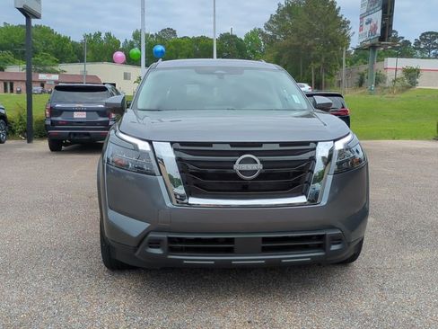 Used 2025 Nissan Pathfinder SV FWD image 2