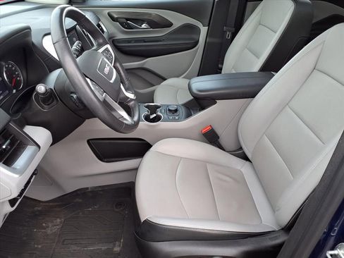 Certified 2022 GMC Terrain SLT w/ Tech Package image 5