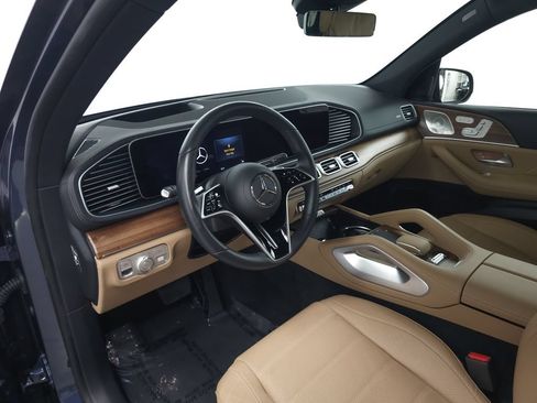 Used 2025 Mercedes-Benz GLE 450e 4MATIC image 9