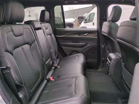New 2025 Jeep Grand Cherokee Limited image 21