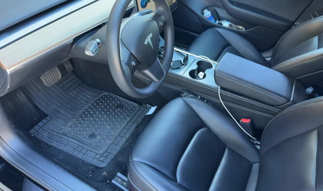 Used 2022 Tesla Model 3 Long Range AWD/4WD image 3