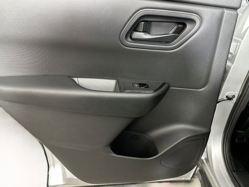 Used 2024 Nissan Rogue S image 25