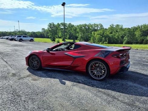 Used 2025 Chevrolet Corvette Z06 RWD image 26