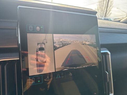 New 2025 GMC Acadia Elevation image 17