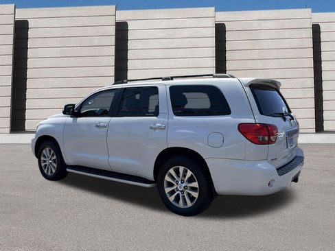 Used 2008 Toyota Sequoia Platinum RWD image 3