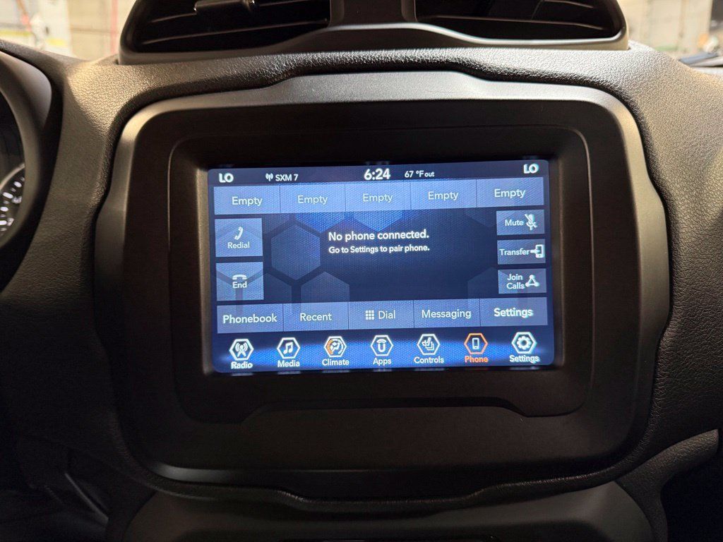 Used 2020 Jeep Renegade Latitude w/ Cold Weather Group AWD/4WD image 16