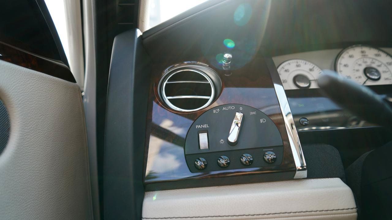 Used 2011 Rolls-Royce Ghost RWD image 89
