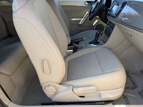 Used 2013 Volkswagen Beetle 2.5 image 18