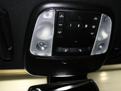 Used 2019 Chrysler 300 Limited w/ Safetytec Plus Group RWD image 34