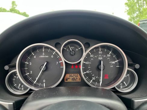 Used 2008 MAZDA MX-5 Miata Grand Touring w/ Premium Pkg RWD image 31