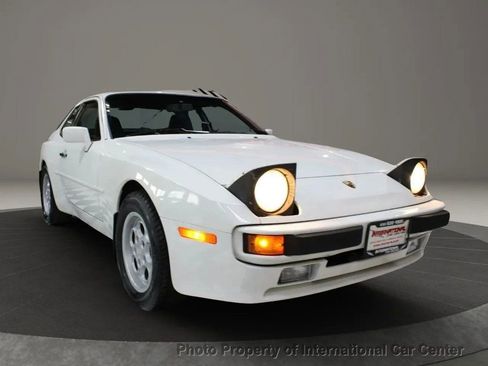 Used 1988 Porsche 944 Coupe image 2