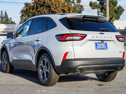 Used 2025 Ford Escape ST-Line w/ Equipment Group 301A image 6