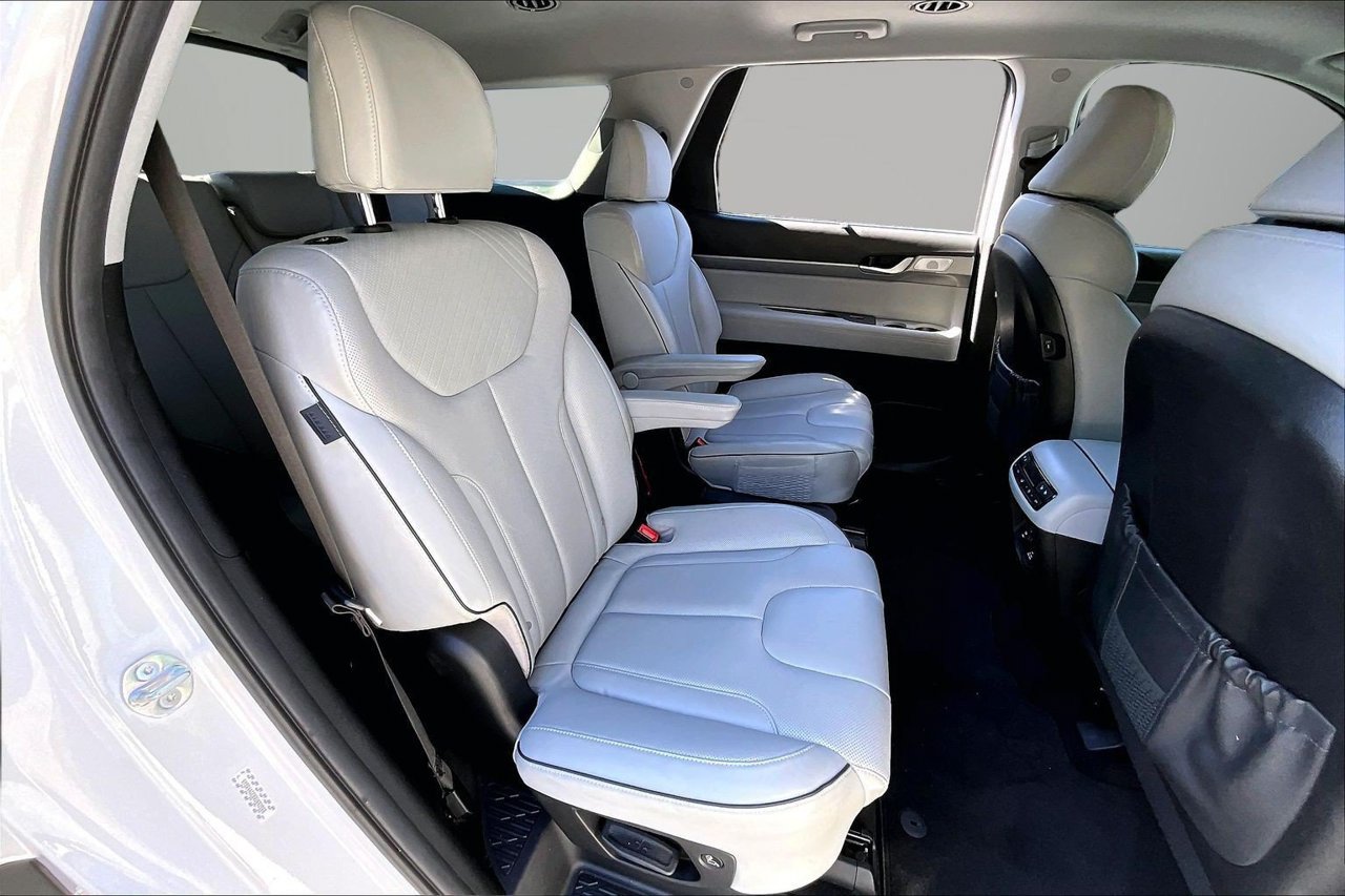 Used 2024 Hyundai Palisade SEL w/ Premium Package FWD image 24