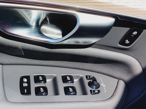 New 2026 Volvo XC90 B6 Plus w/ Protection Package Premier image 10