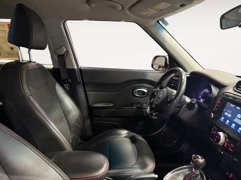 Used 2019 Kia Soul ! FWD image 16