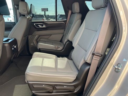Used 2021 GMC Yukon SLT w/ SLT Luxury Plus Package RWD image 16