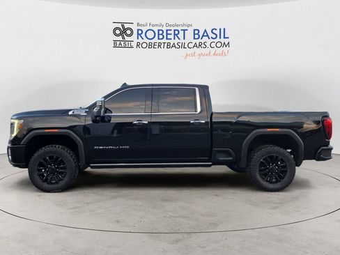 Used 2023 GMC Sierra 3500 Denali w/ Denali Black Diamond Edition image 1