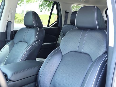 Used 2025 Honda Pilot Elite image 11