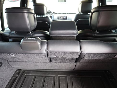 Used 2020 Land Rover Range Rover SV Autobiography Dynamic image 28