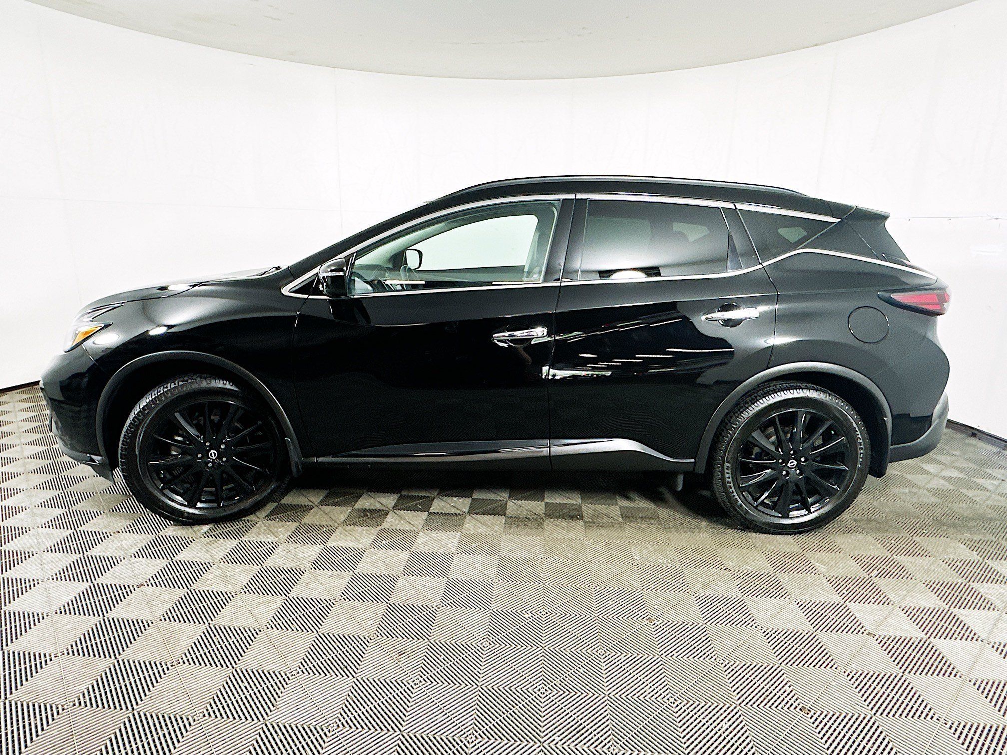 Used 2023 Nissan Murano SV w/ SV Midnight Edition Package AWD/4WD image 4