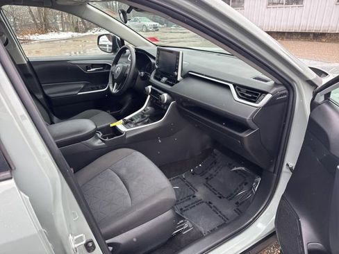 Used 2022 Toyota RAV4 XLE w/ Convenience Package AWD/4WD image 15