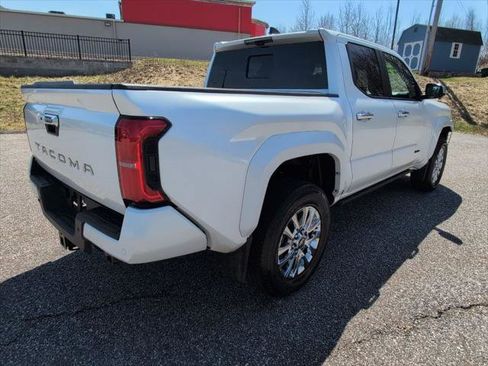 Certified 2025 Toyota Tacoma Limited AWD/4WD image 7