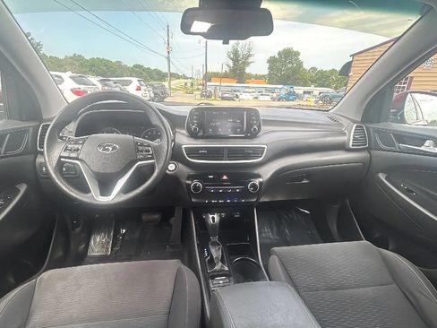 Used 2019 Hyundai Tucson Value FWD image 2