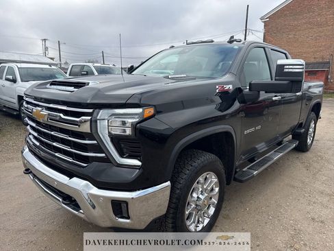 Used 2025 Chevrolet Silverado 2500 LTZ w/ LTZ Plus Package AWD/4WD image 1