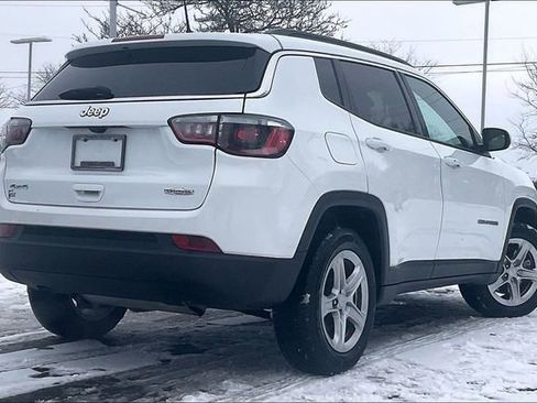 Used 2024 Jeep Compass Latitude image 13