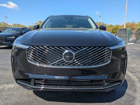 New 2026 Volvo XC90 T8 Plus w/ Protection Package Premier image 9