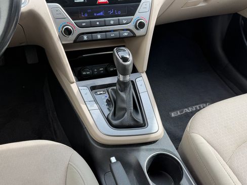 Used 2017 Hyundai Elantra SE w/ SE A/T Tech Package 03 FWD image 16