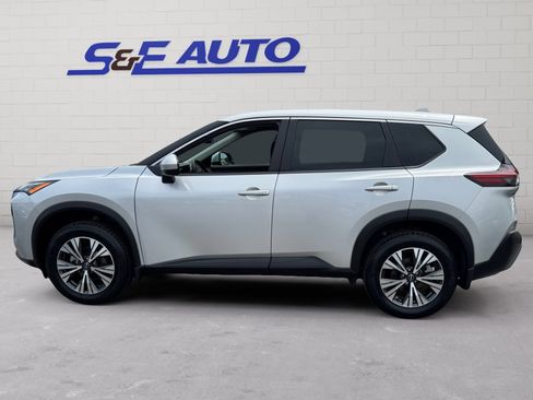 Used 2023 Nissan Rogue SV AWD/4WD image 2