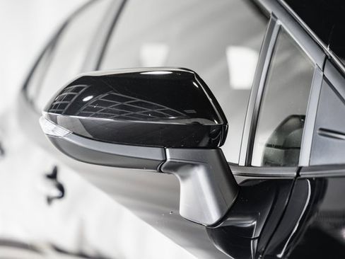 Used 2024 Toyota Corolla SE image 12