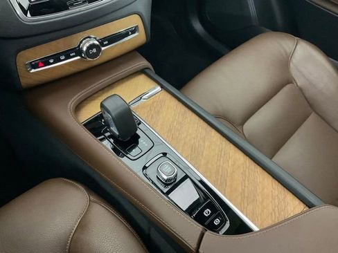 Used 2023 Volvo XC90 T8 Plus image 15