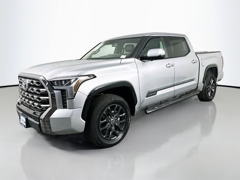 Used 2023 Toyota Tundra Platinum image 3