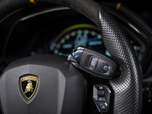 Used 2021 Lamborghini Aventador SVJ AWD/4WD image 76
