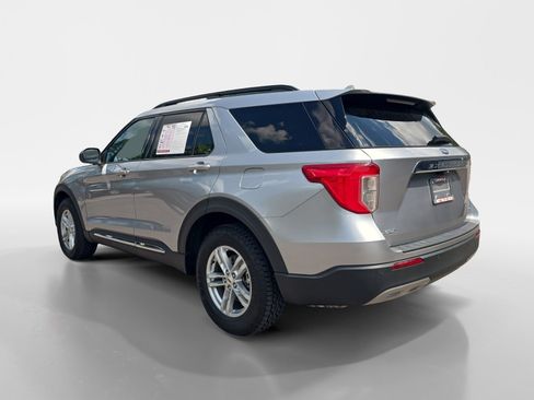 Used 2020 Ford Explorer XLT w/ Equipment Group 202A AWD/4WD image 3