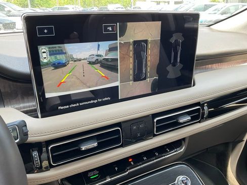 Used 2023 Lincoln Nautilus Reserve w/ Equipment Group 202A AWD/4WD image 17