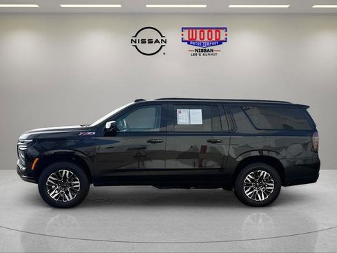 Used 2025 Chevrolet Suburban Z71 image 6