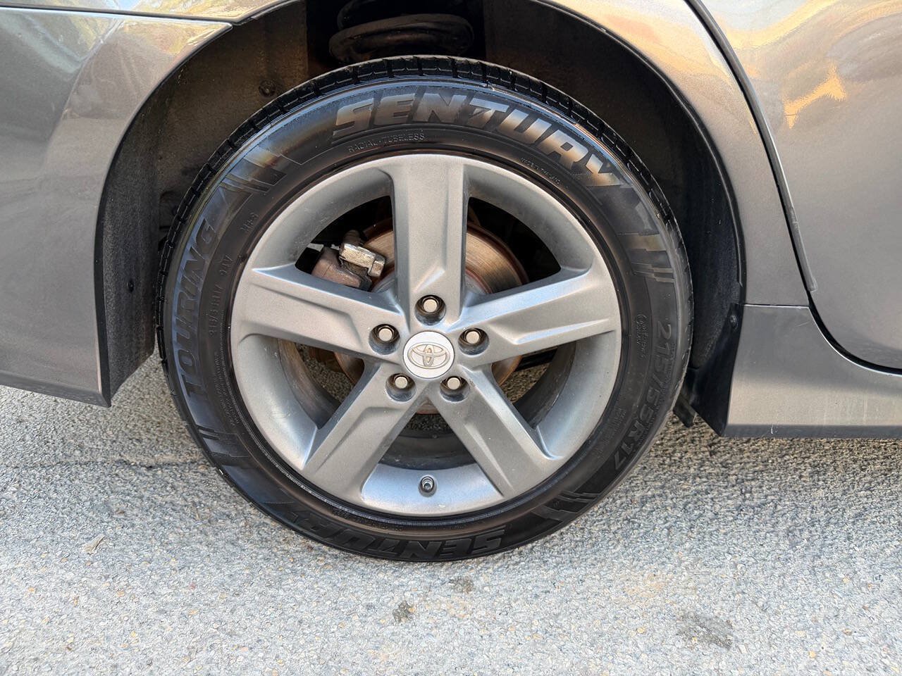 Used 2013 Toyota Camry SE FWD image 5