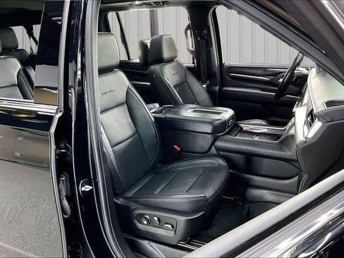 Used 2023 GMC Yukon XL Denali w/ Denali Reserve Package AWD/4WD image 31