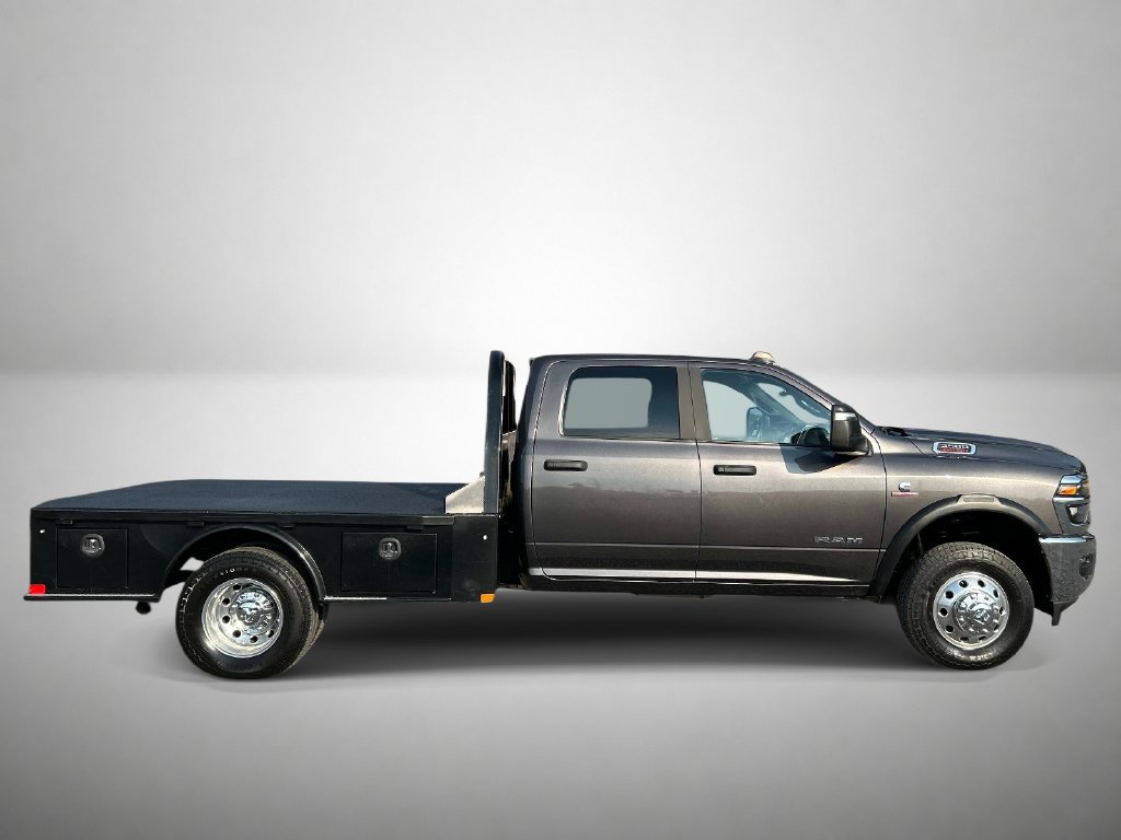 Used 2025 RAM 3500 Big Horn AWD/4WD image 2