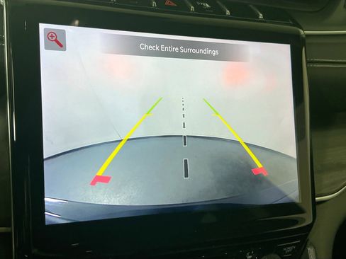 Used 2023 Jeep Grand Cherokee Limited w/ Black Appearance Package image 13