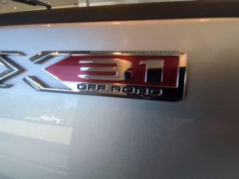 Used 2021 GMC Sierra 2500 SLT w/ SLT Preferred Package AWD/4WD image 26