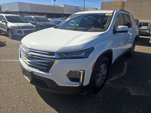 Used 2023 Chevrolet Traverse LT w/ LPO, Floor Liner Package image 1
