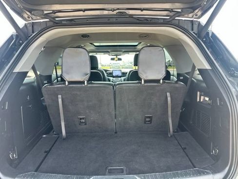 Used 2021 Ford Explorer XLT w/ Equipment Group 202A RWD image 21
