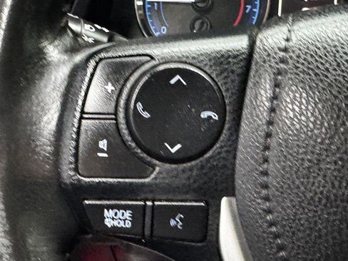 Used 2018 Toyota Corolla SE w/ Body Protection Package image 30